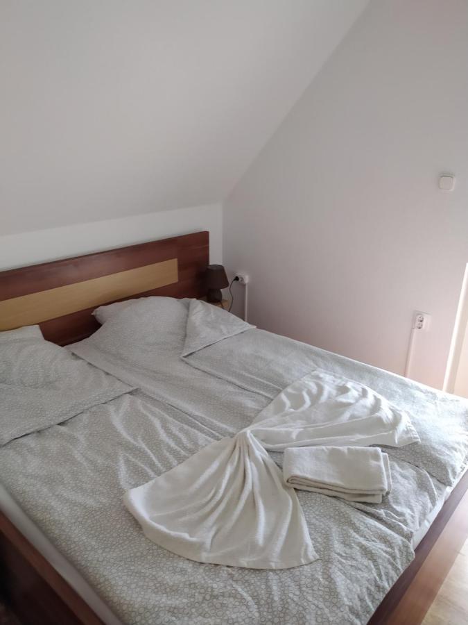 Tassi Halaszcsarda-Karasz Haz Exterior foto